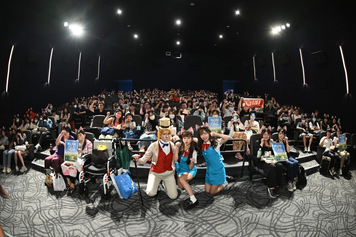 【甲上娛樂提供】丹丹、賴可和扮裝成貓男爵的專業Coser劉宜溱和貓奴粉絲同歡