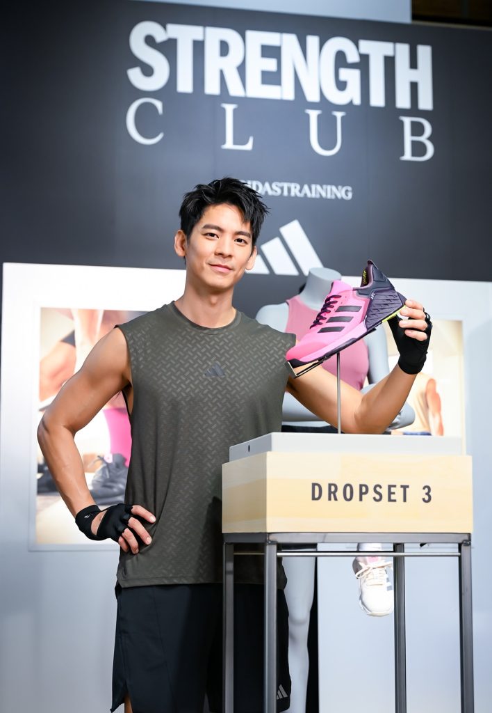 7.adidas%E6%96%B0%E4%B8%80%E4%BB%A3DROPSET 3 %E5%B0%88%E6%A5%AD%E8%A8%93%E7%B7%B4%E9%9E%8B%E5%B0%88%E7%82%BA%E5%8A%9B%E9%87%8F%E8%A8%93%E7%B7%B4%E6%84%9B%E5%A5%BD%E8%80%85%E6%89%93%E9%80%A0%EF%BC%8C%E5%BC%B7%E5%8C%96%E3%80%8C%E7%A9%A9%E5%AE%9A%E6%94%AF%E6%92%90%E3%80%8D%E3%80%81%E3%80%8C%E9%80%8F%E6%B0%A3%E5%8D%87%E7%B4%9A%E3%80%8D%E5%85%A9%E5%A4%A7%E7%89%B9%E8%89%B2%E3%80%82