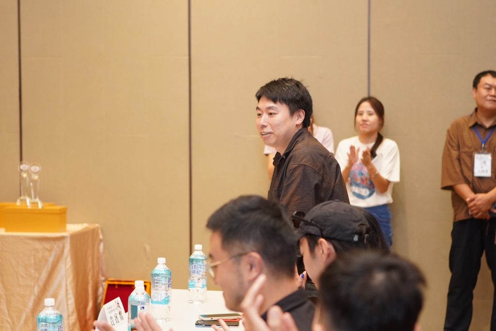 周星馳特助Chris特地從香港飛來台灣參加決賽。 (圖/亞洲星探提供)