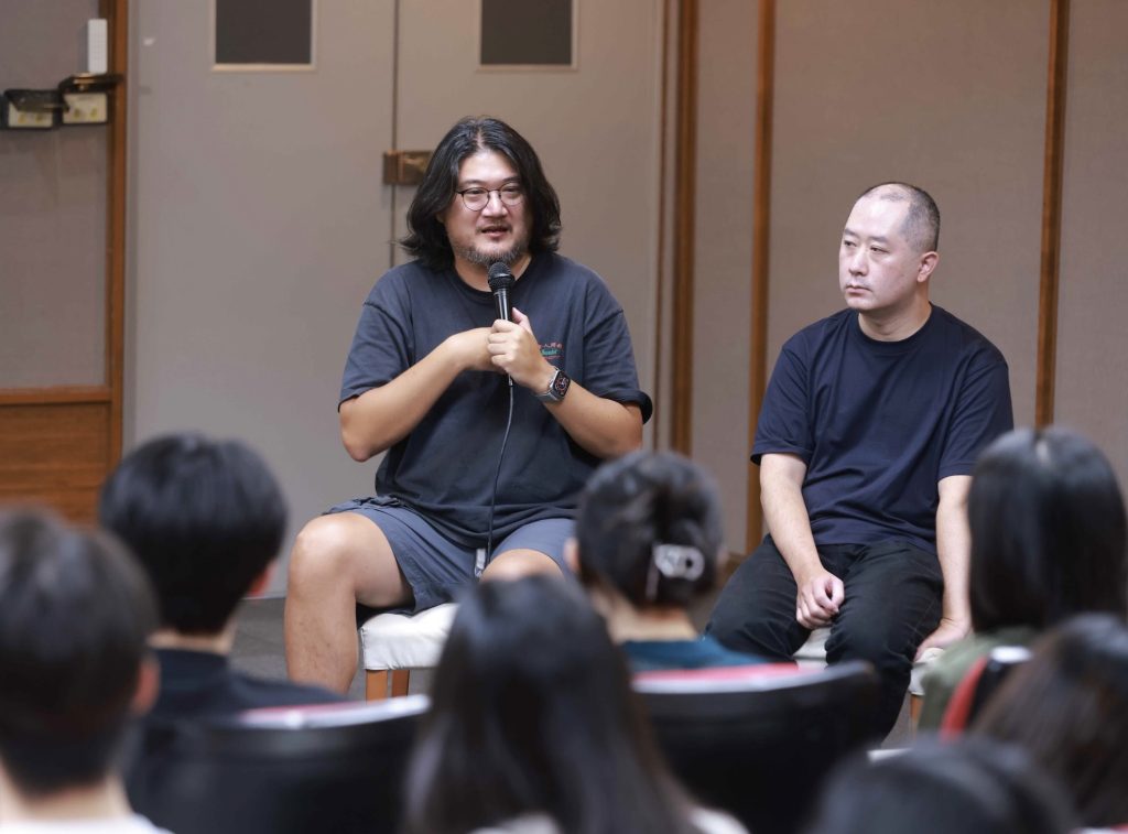 圖:「台語台表演班」邀請導演孫介珩(左)與語言指導林良儒(右)分享自身創作經驗(公視台語台提供)