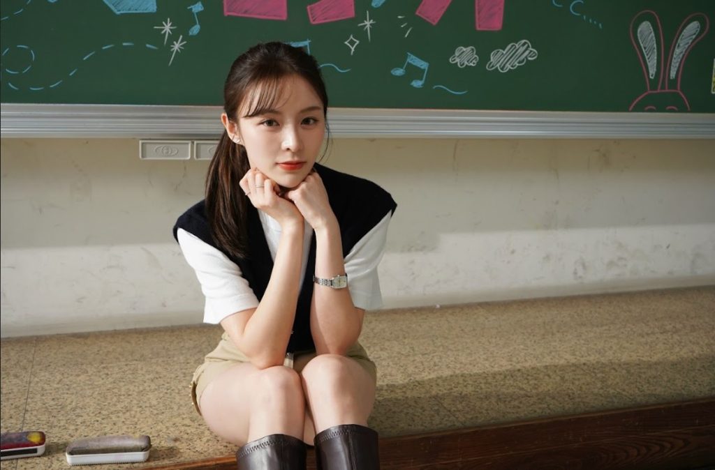 ELKIE 莊錠欣走訪學校才發現,原來學生真正的性格,跟你想得完全不一樣。(圖/KEYMAXii 提供)