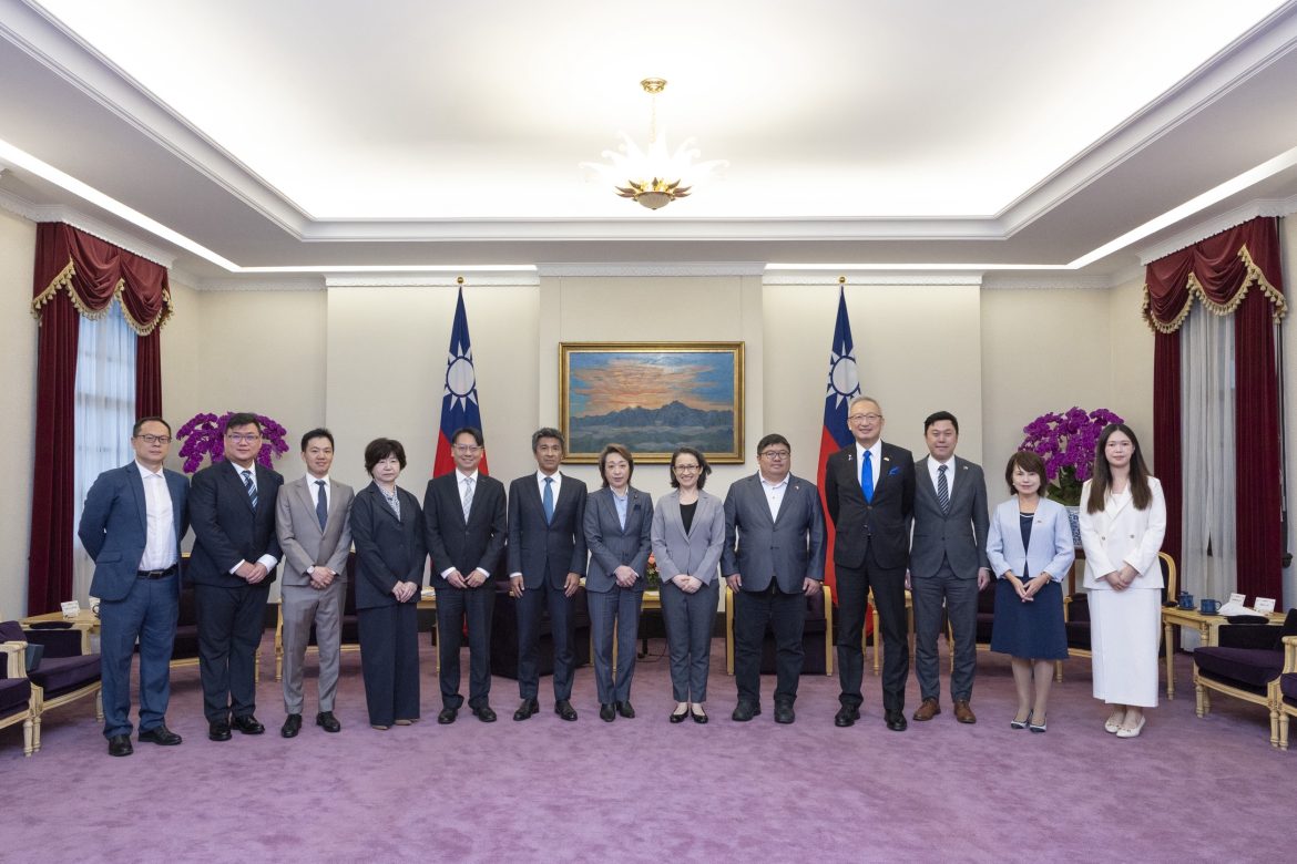 圖：副總統蕭美琴在總統府會見日本參議員橋本聖子一行及中華碳匯產業推展協會等訪賓（圖／中華碳匯產業推展協會提供）