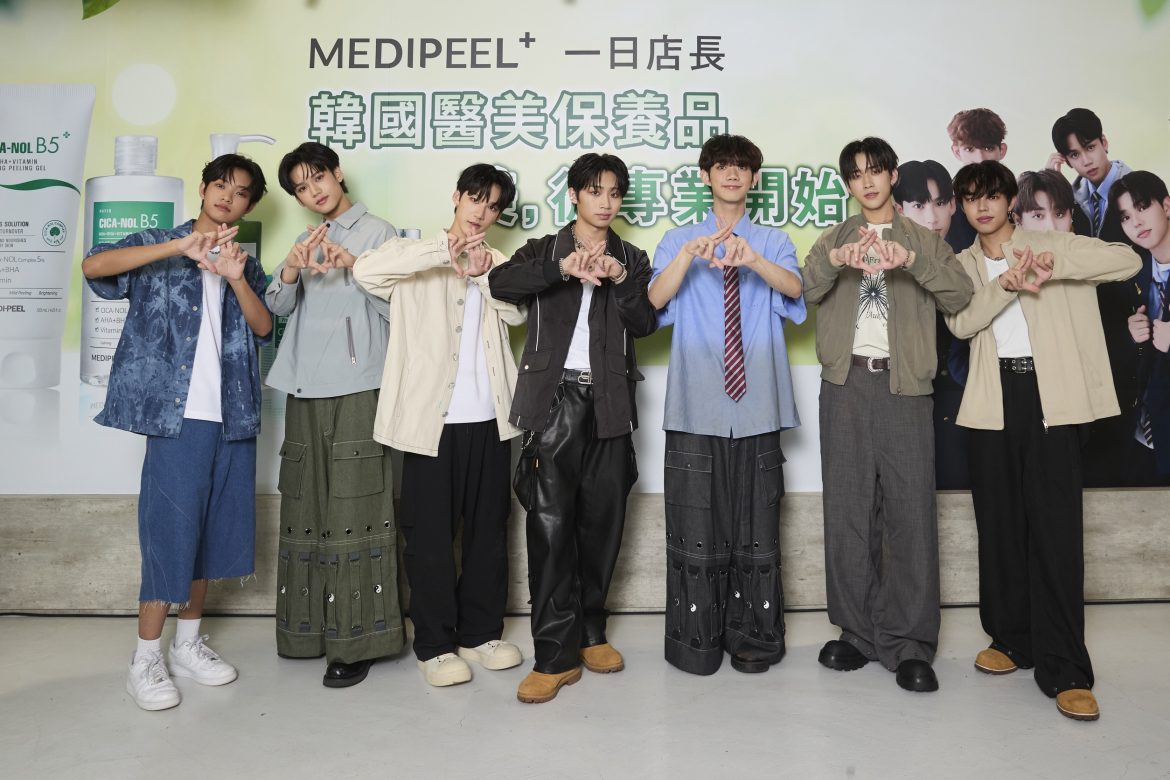 S__212221969_0 圖:新生代冠軍男團F.F.O擔任保養品牌快閃活動一日店長。 (照片提供:MEDIPEEL)