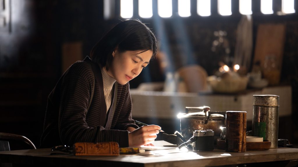 圖：【旅與日子】劇照-曾在電影【新聞記者】有精湛演出的沈恩敬，此次化身為長住日本的韓籍編劇李